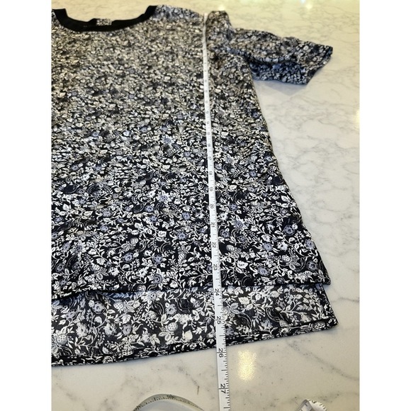 NWT Theory Klima Silk Floral Top Short Sleeve Button Back Black White Large - Picture 9 of 9